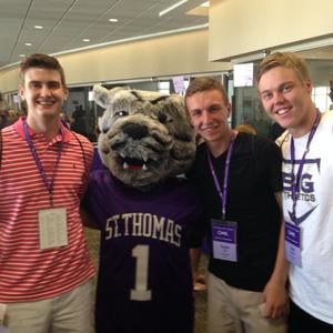 Meet your Posher, Taylor